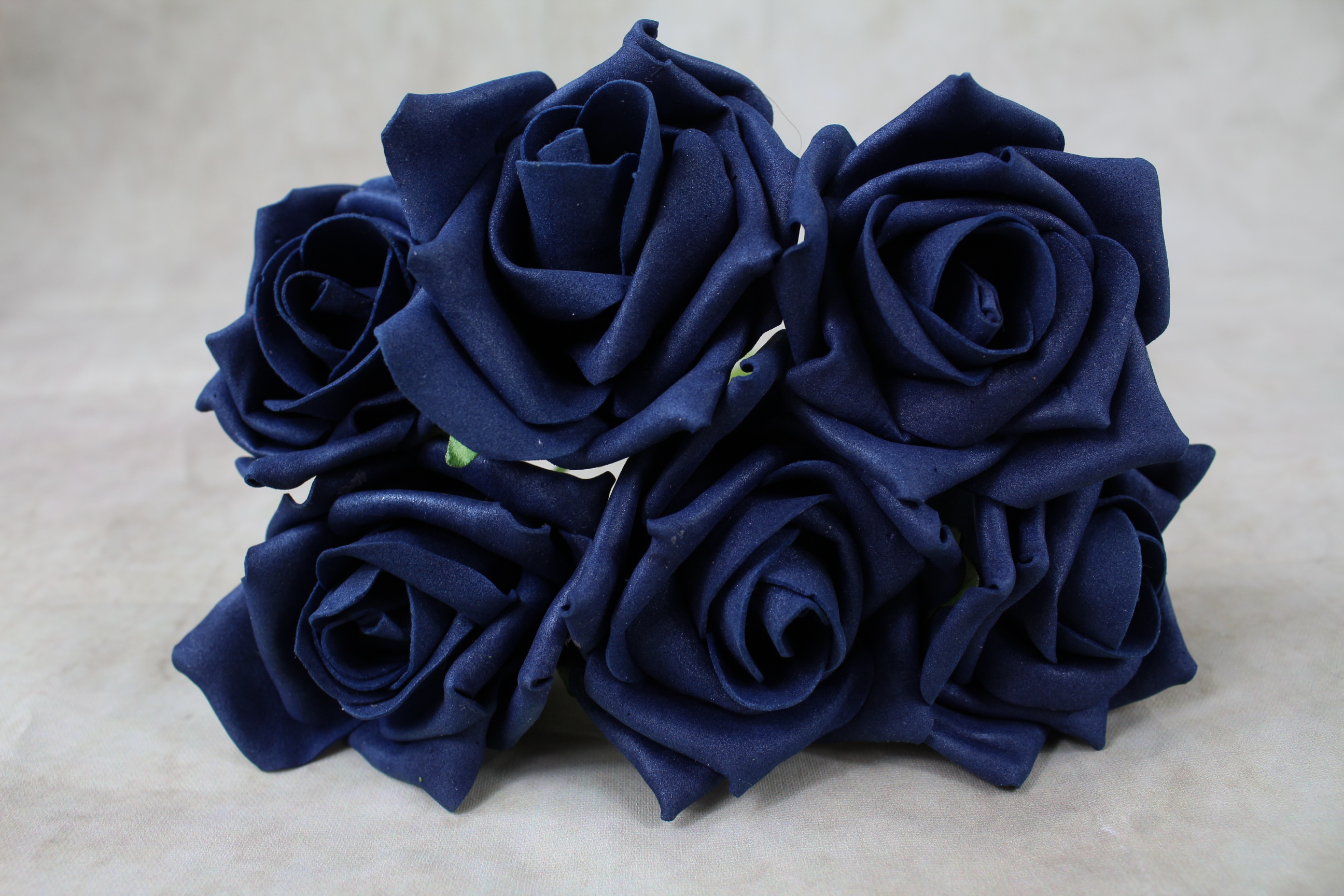 6 x 5.5cm Foam Rose Bunches