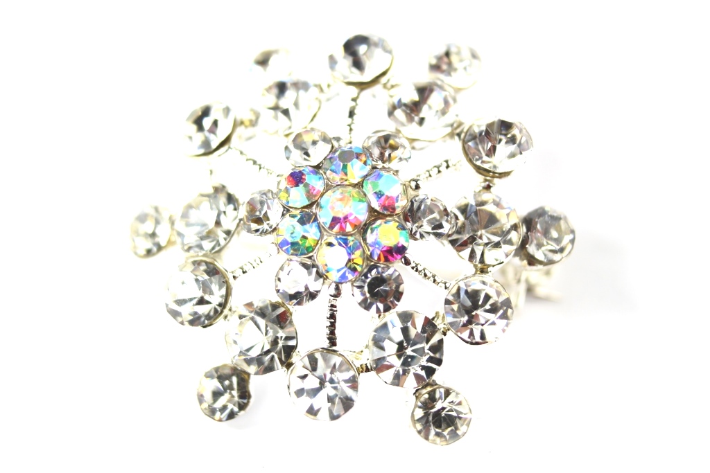 Medium Snow Flake Brooches - BUY 3 FOR THE PRICE OF 2!