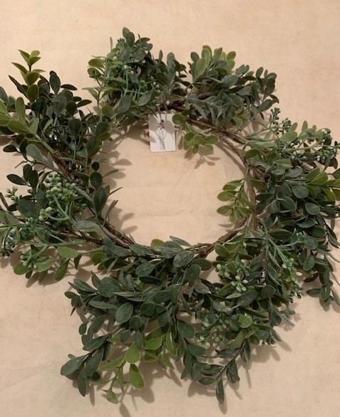 40cm box/wax wreath on twig base