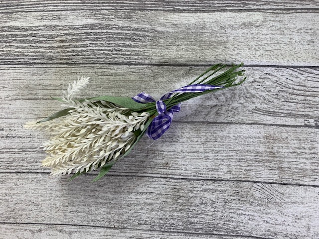 6 x 22cm Lavender Bundle With Gingham Ribbon