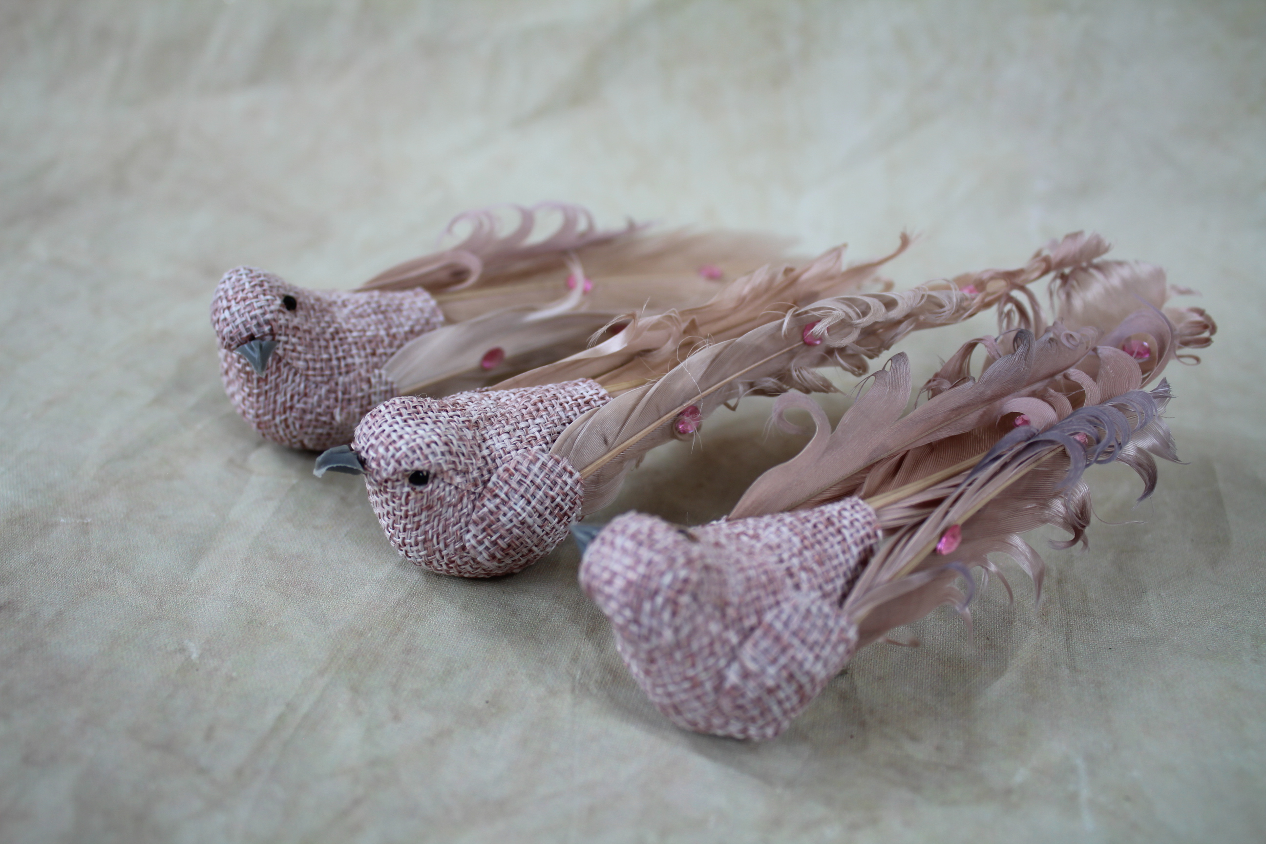 3 x 14cm hessian feather tail birds on clips