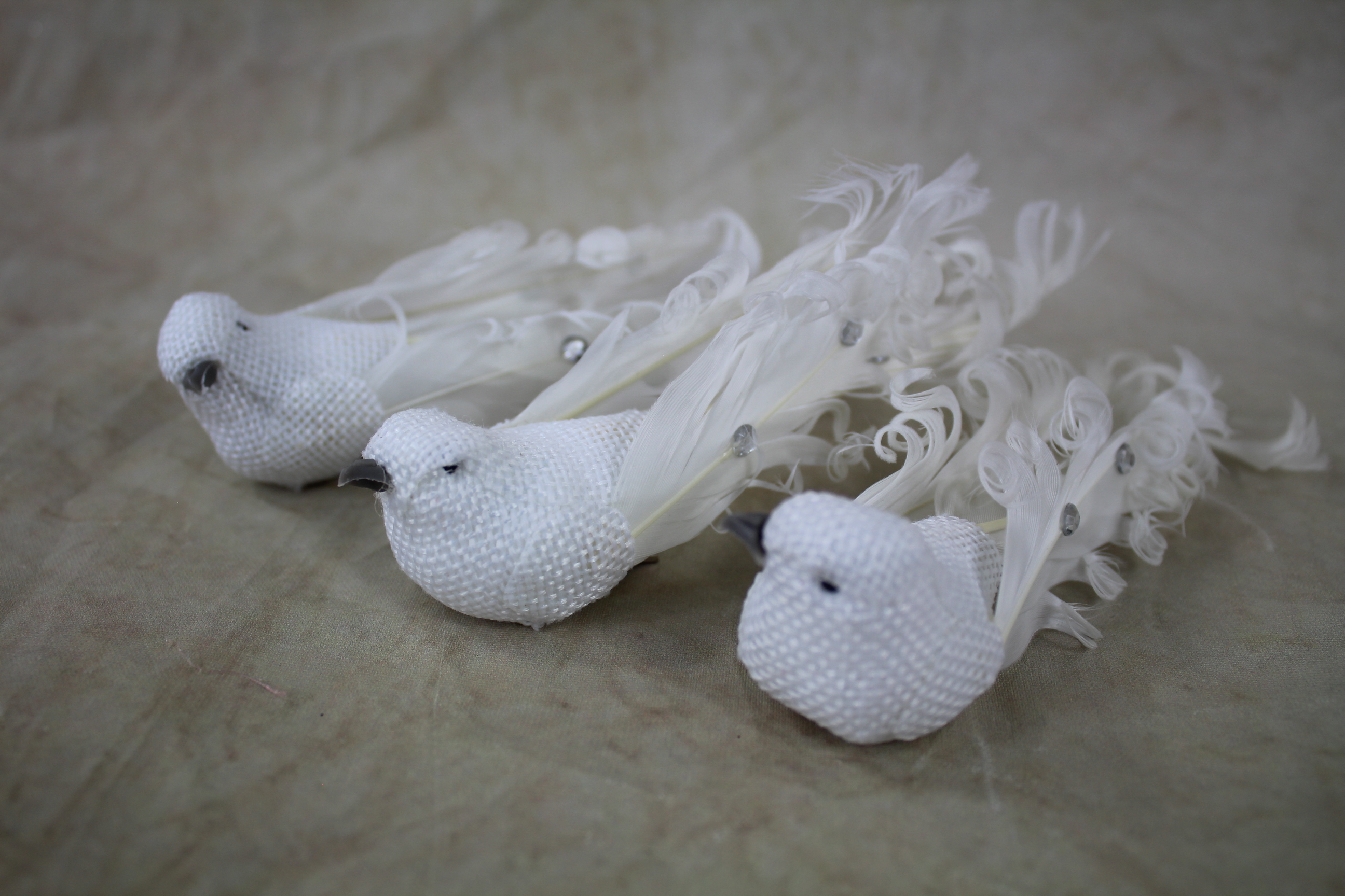3 x 14cm hessian feather tail birds on clips