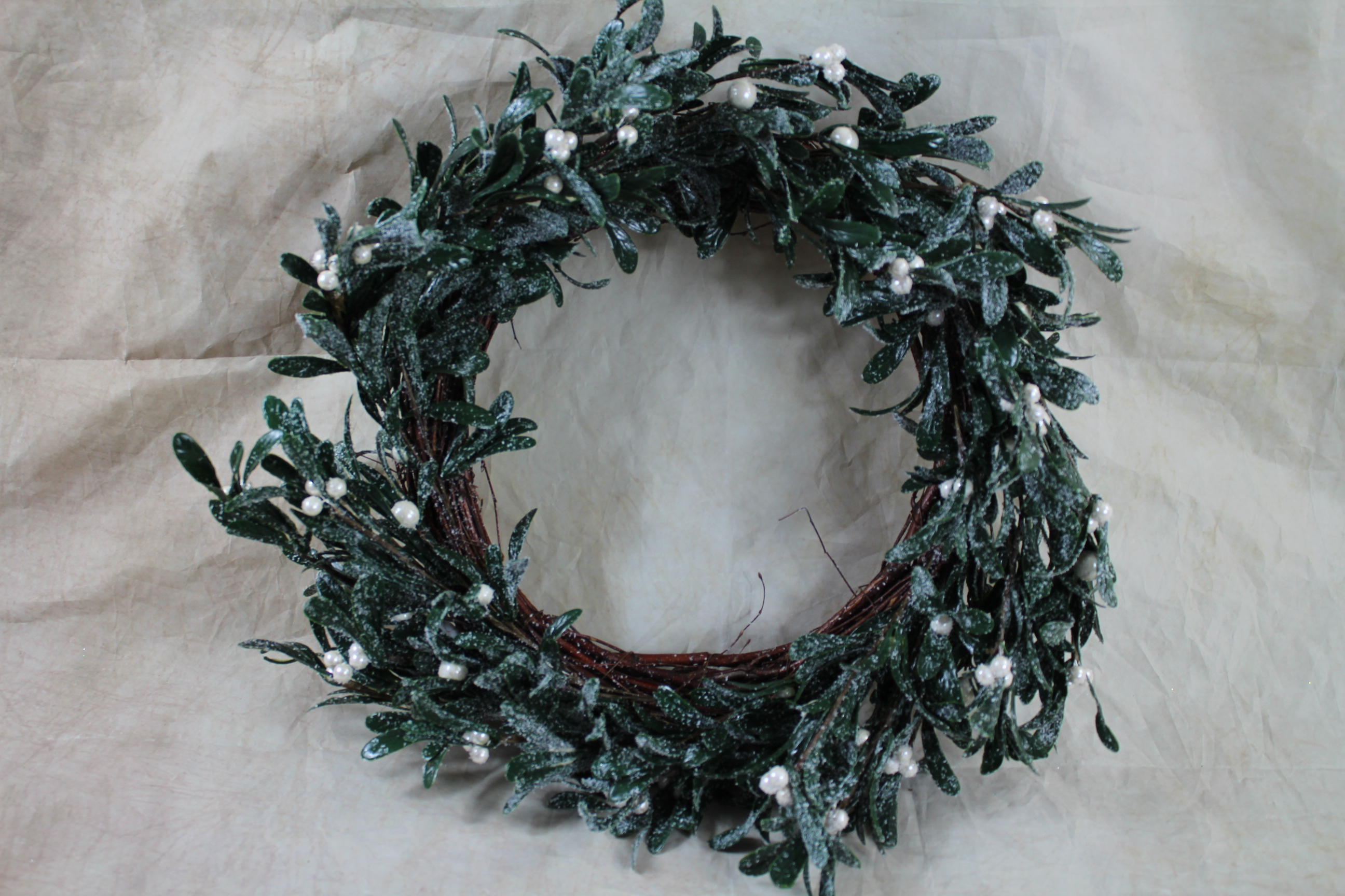 1 x dark mistletoe wreath on birch base
