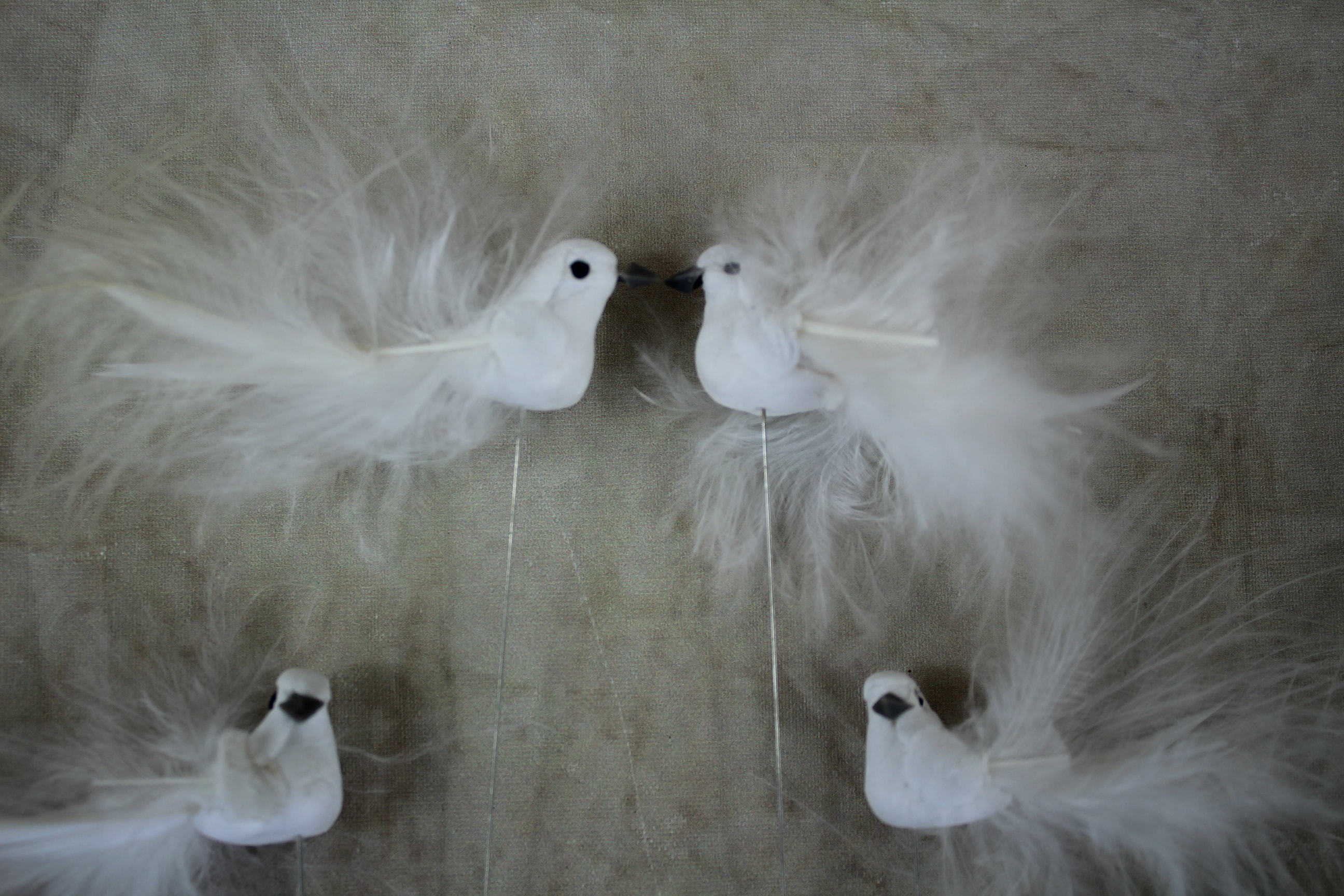 12 x 6 4.5cm doves on wires