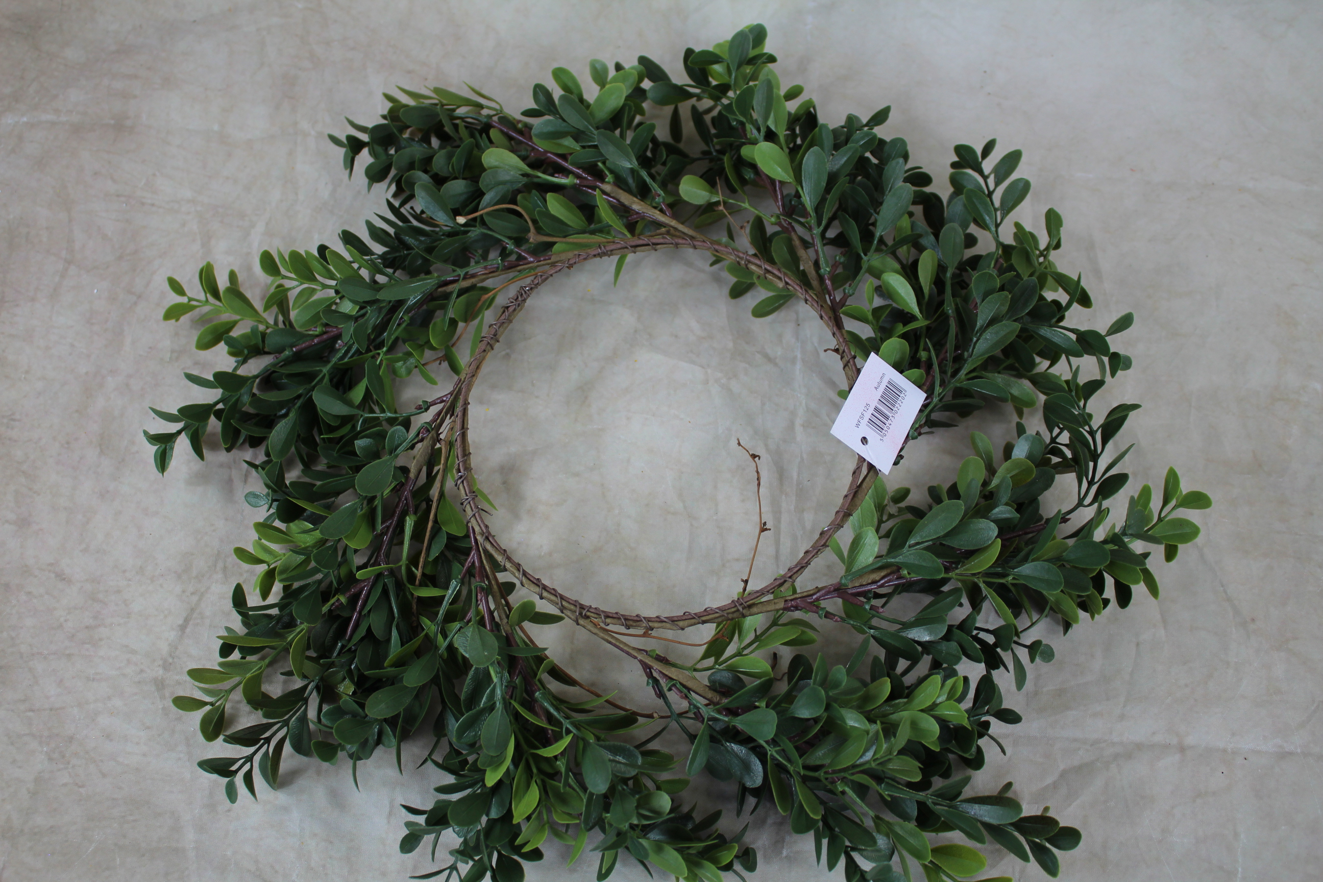 4 x 30cm box leaf wreath