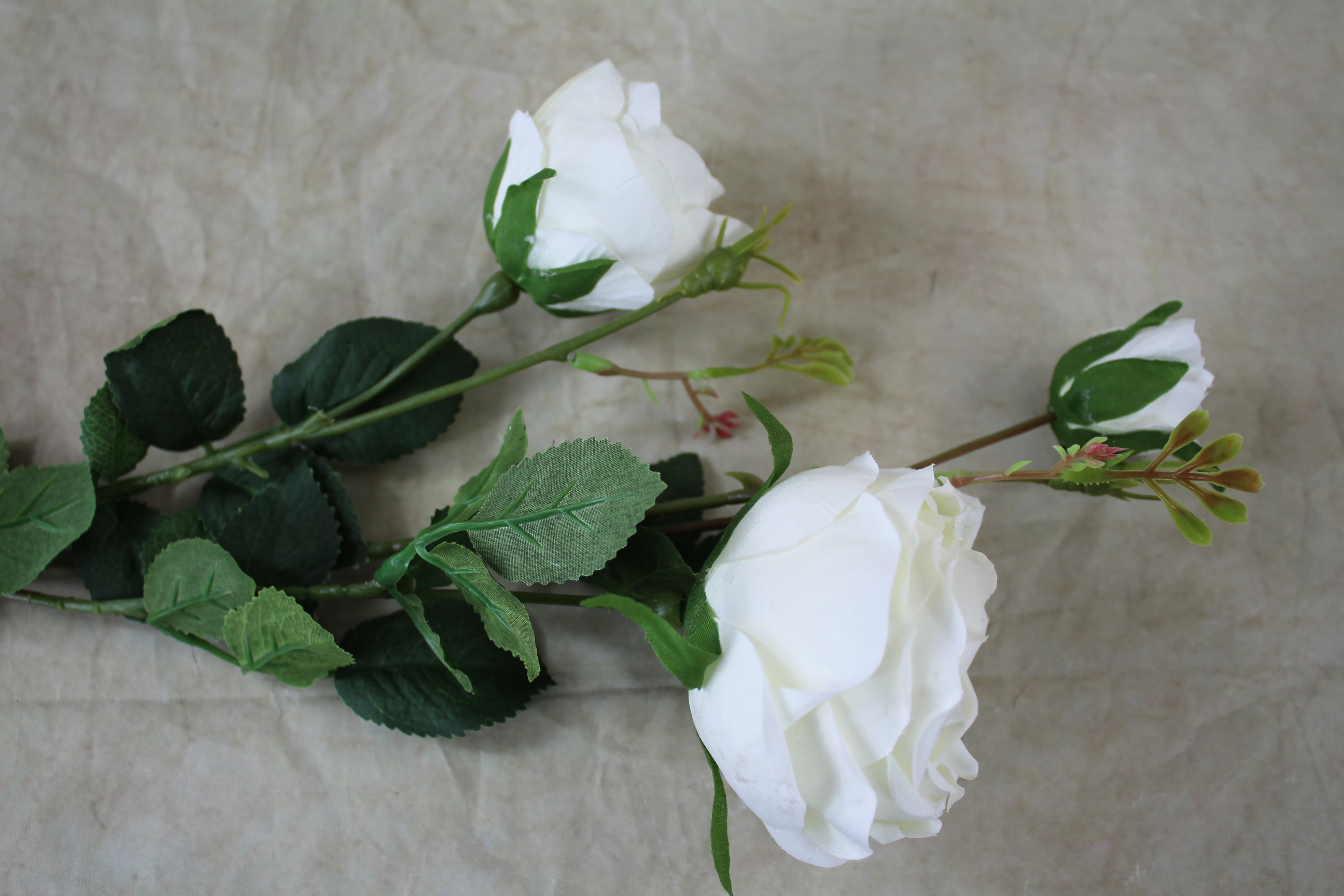 6 x 9 cm traditional english silk rose spray x 2 and buds