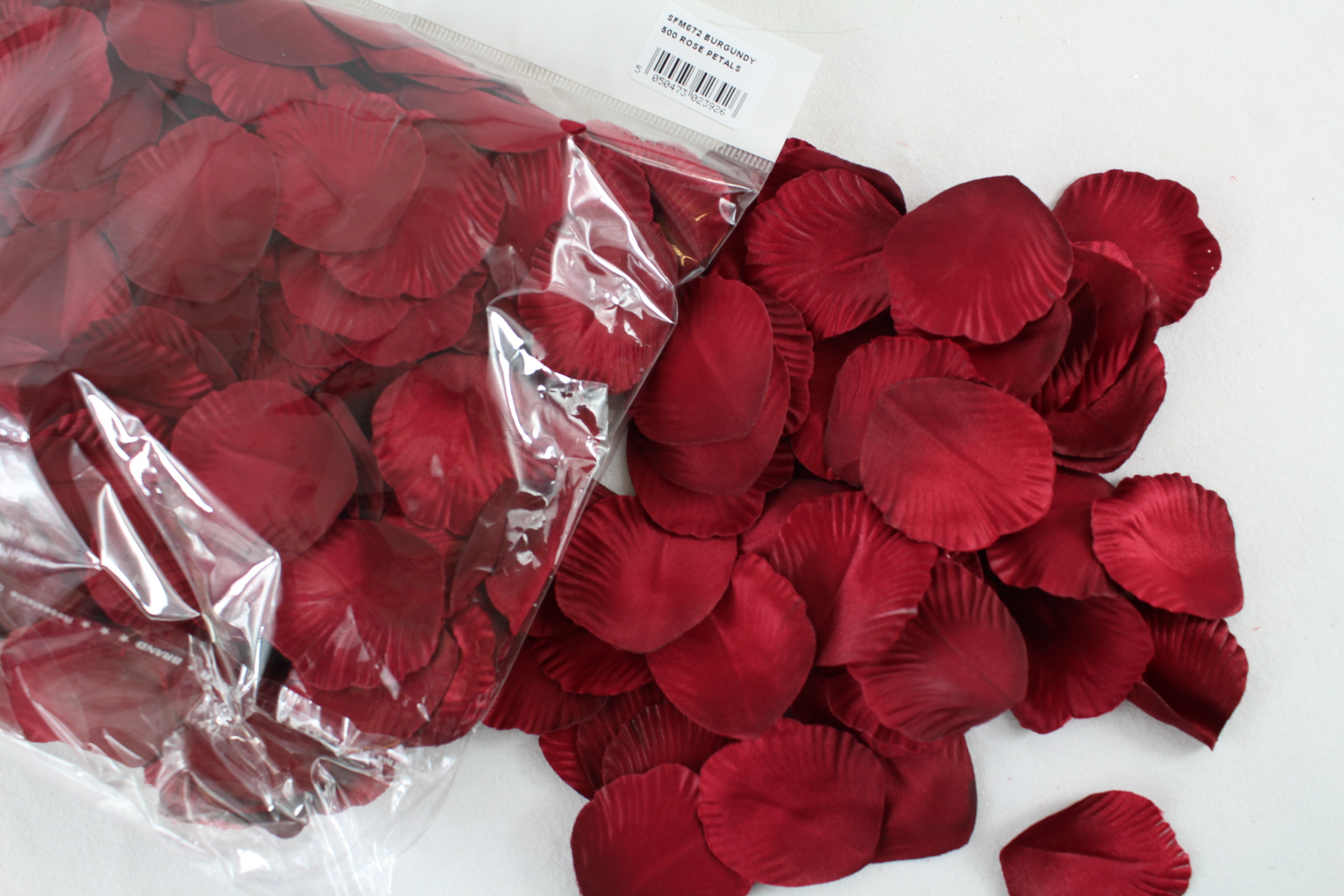 2500 Rose Petals