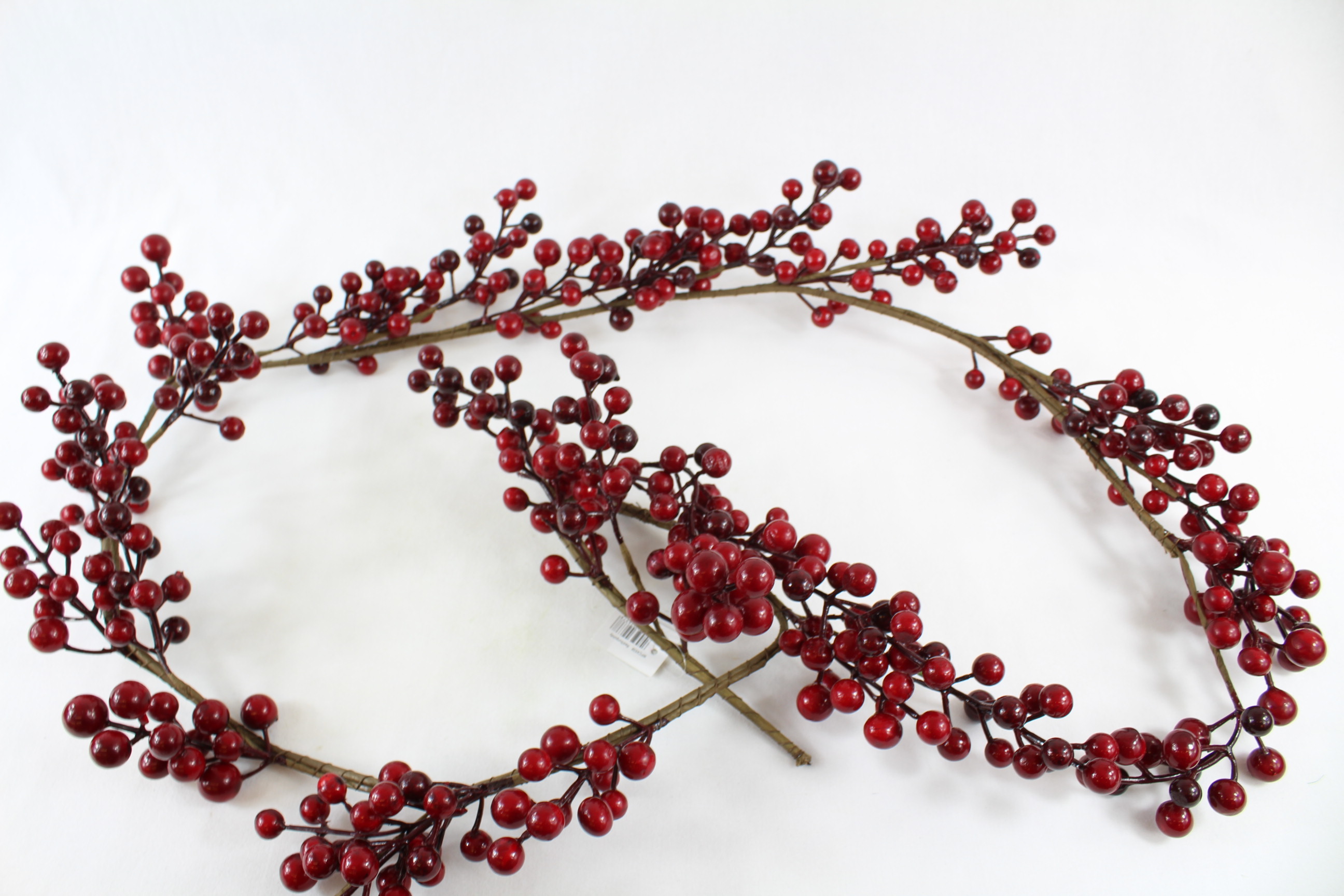 5Foot Garland Of Shiny Red and Burgundy Berries and Rosehips